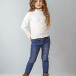 camiseta de niña color crudo de manga larga