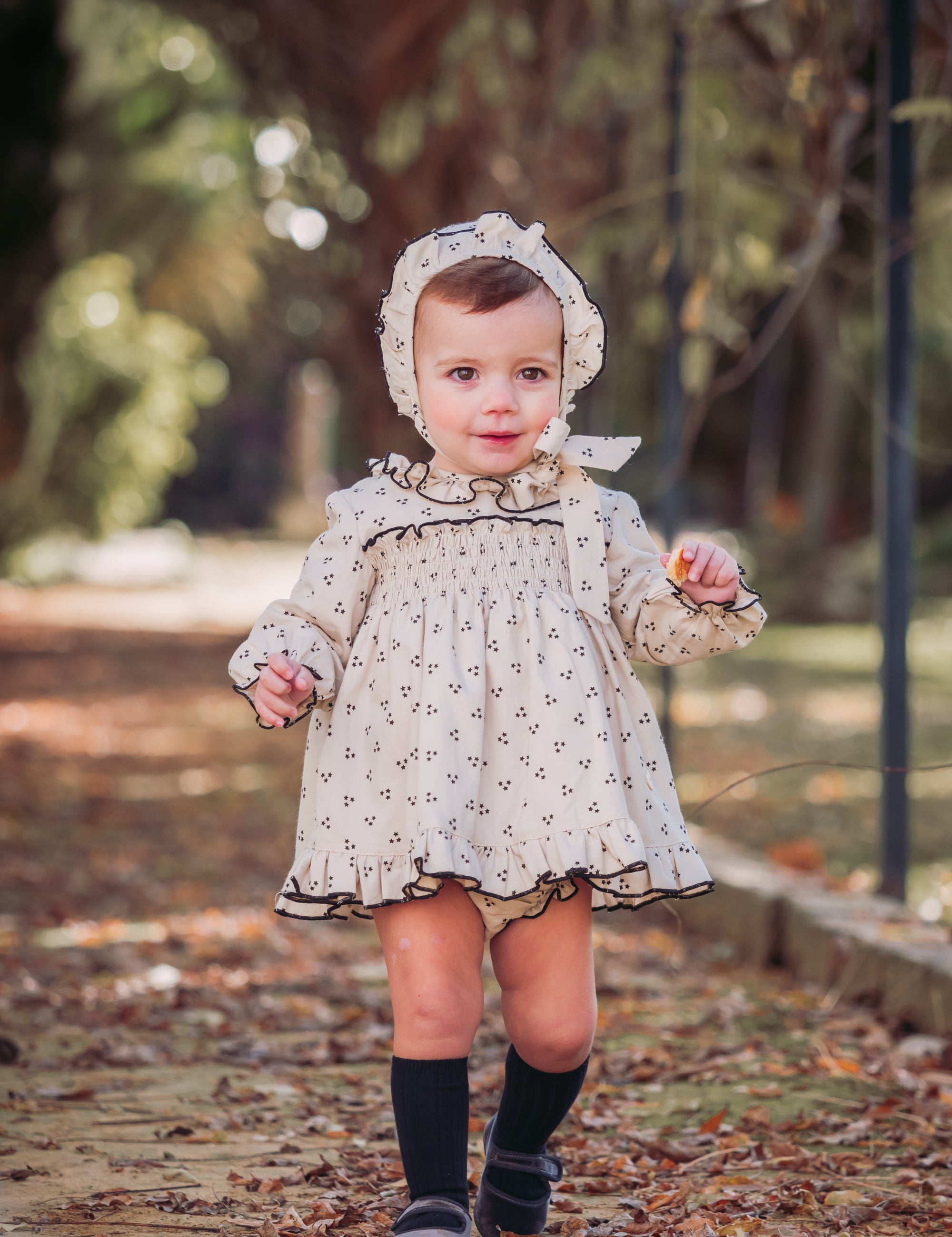 Vestido de bebé Beige Estrellitas Cocote & Charanga
