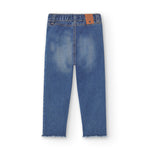 vista trasera pantalón vaquero niña azul con pernera ajustada