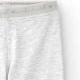 detalle tejido de punto elástico legging niña gris