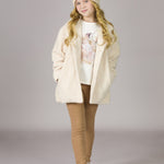 Abrigo de niña color crudo de borreguito Outlet