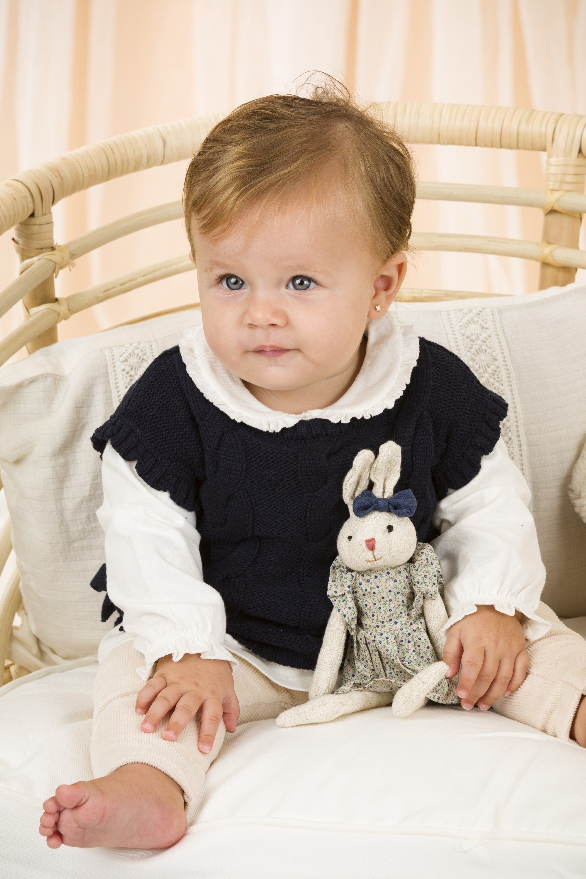 Camisa de bebé en color crudo con detalles de flores Charanga