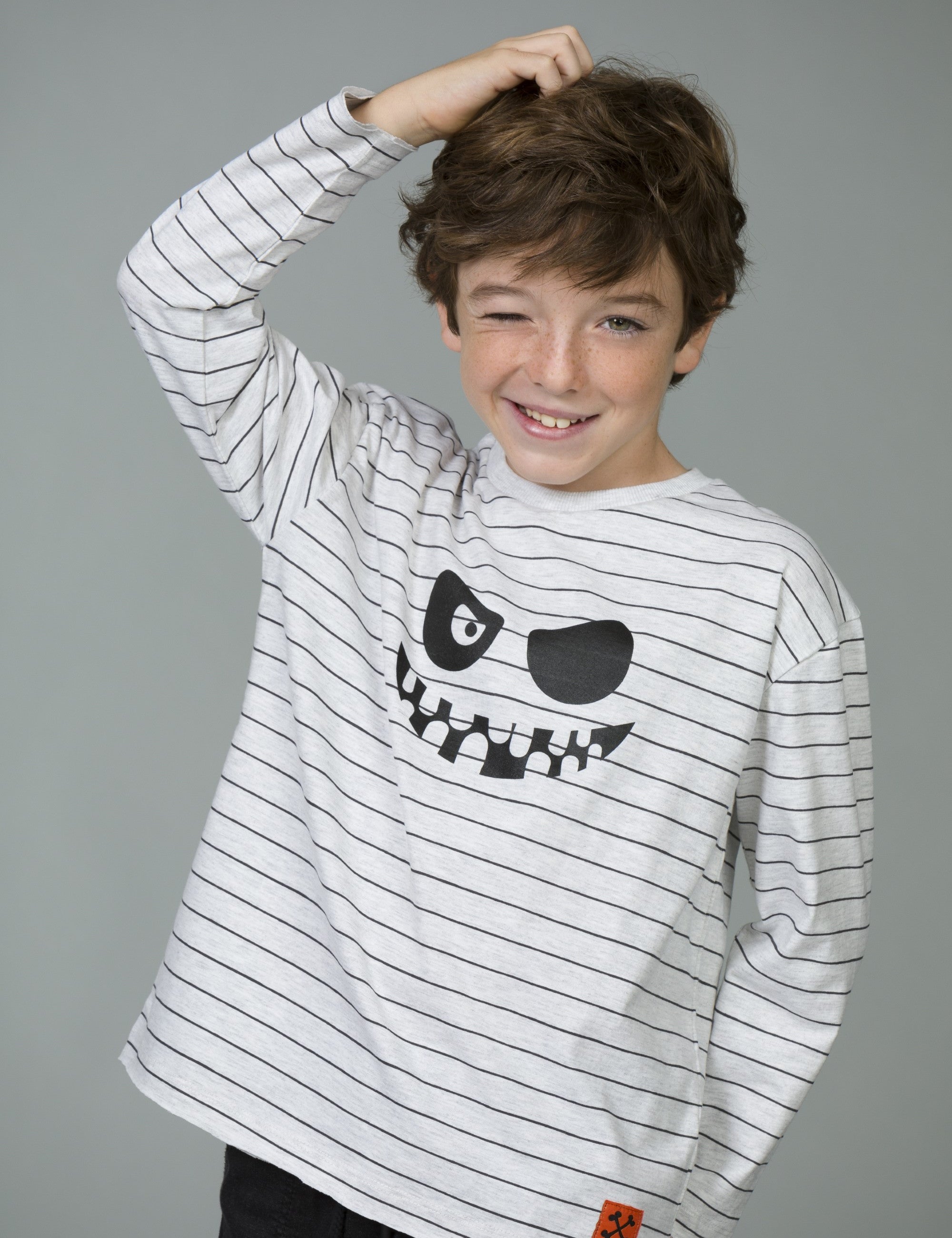 Camiseta de NIÑO a rayas momia Charanga