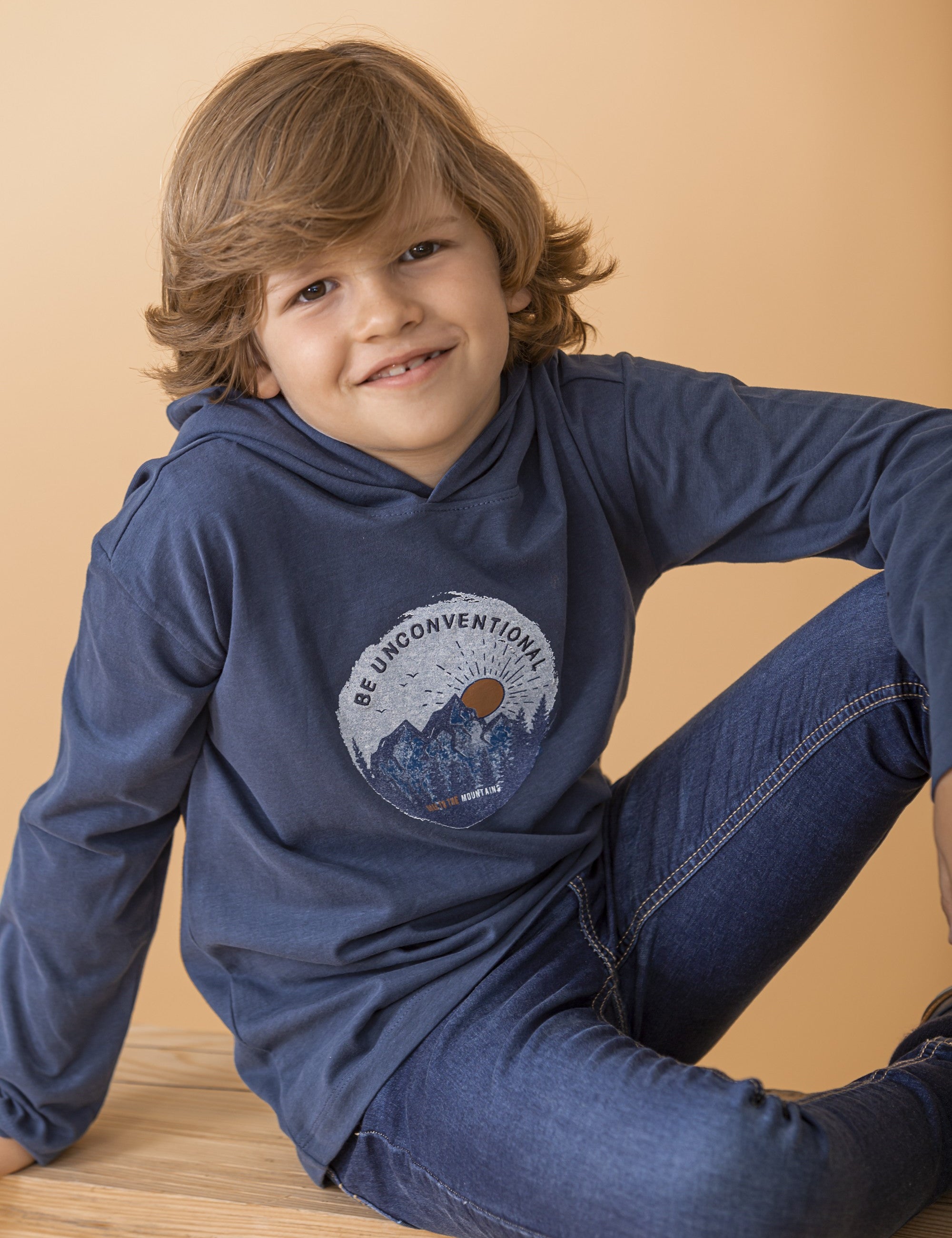 Camiseta de NIÑO azul con capucha Outlet