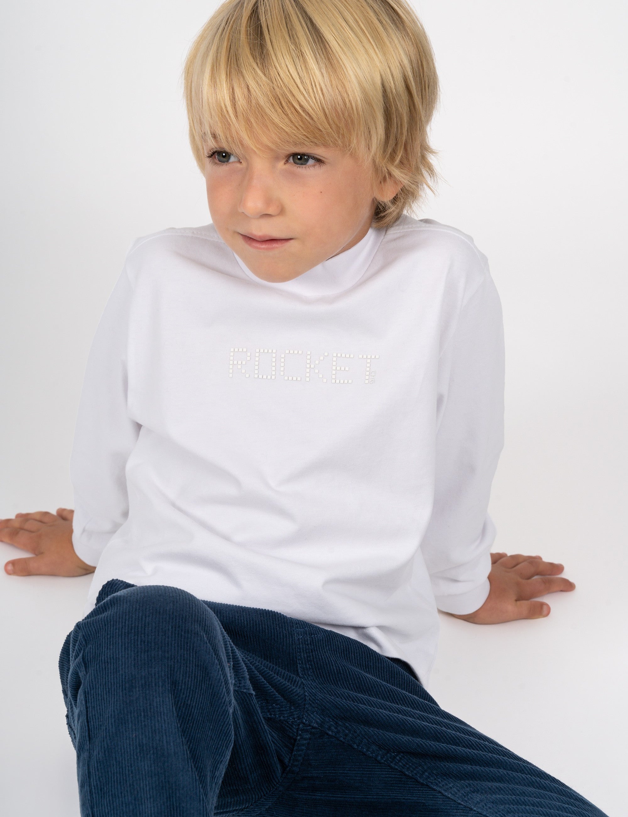Camiseta de NIÑO blanco cuello alto Outlet