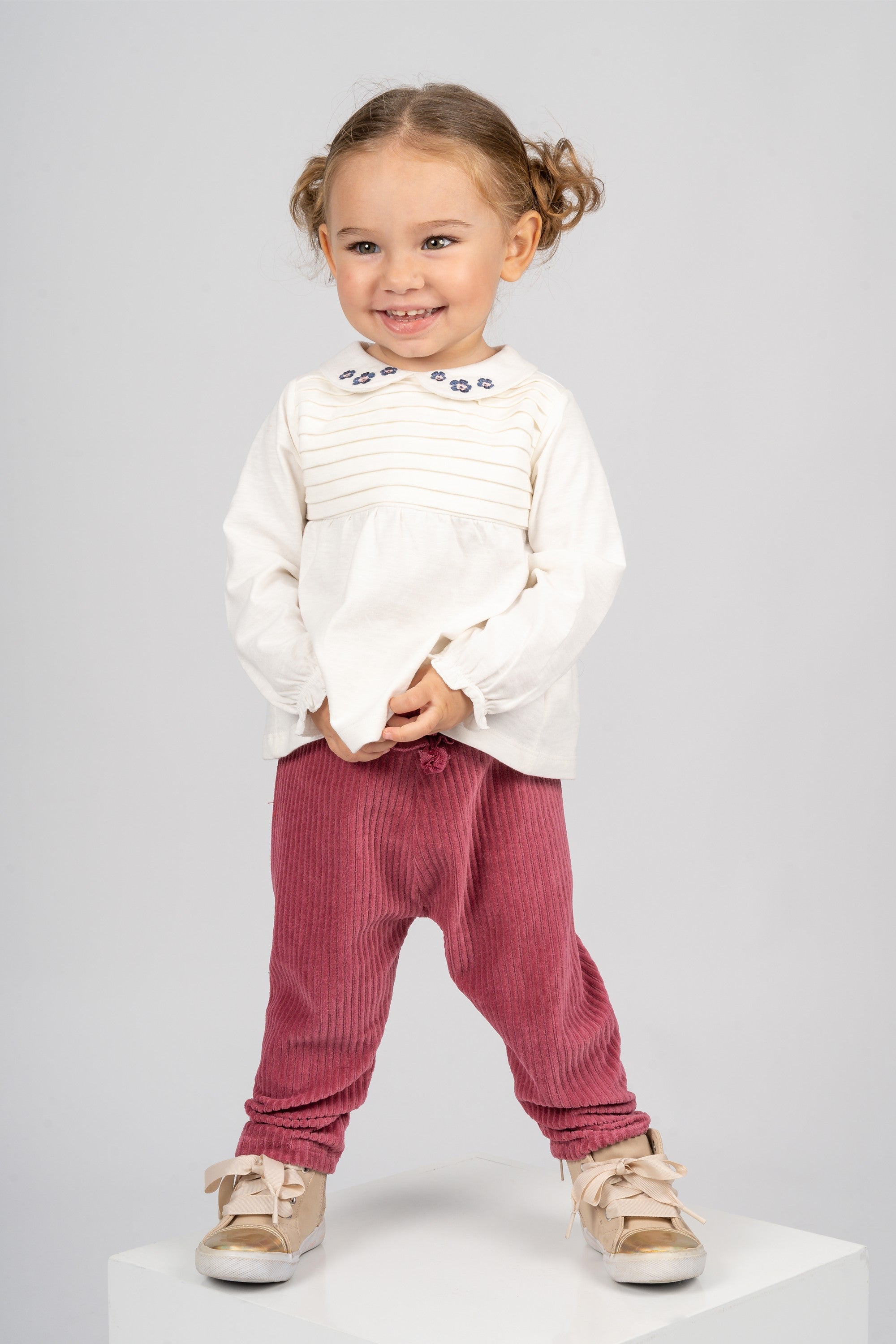 Pantalón de bebé rosa pana Charanga