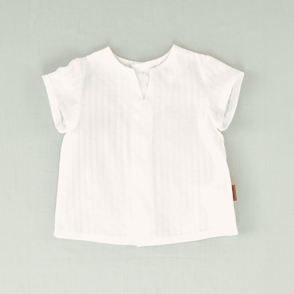 Camisa blanca bebé niño