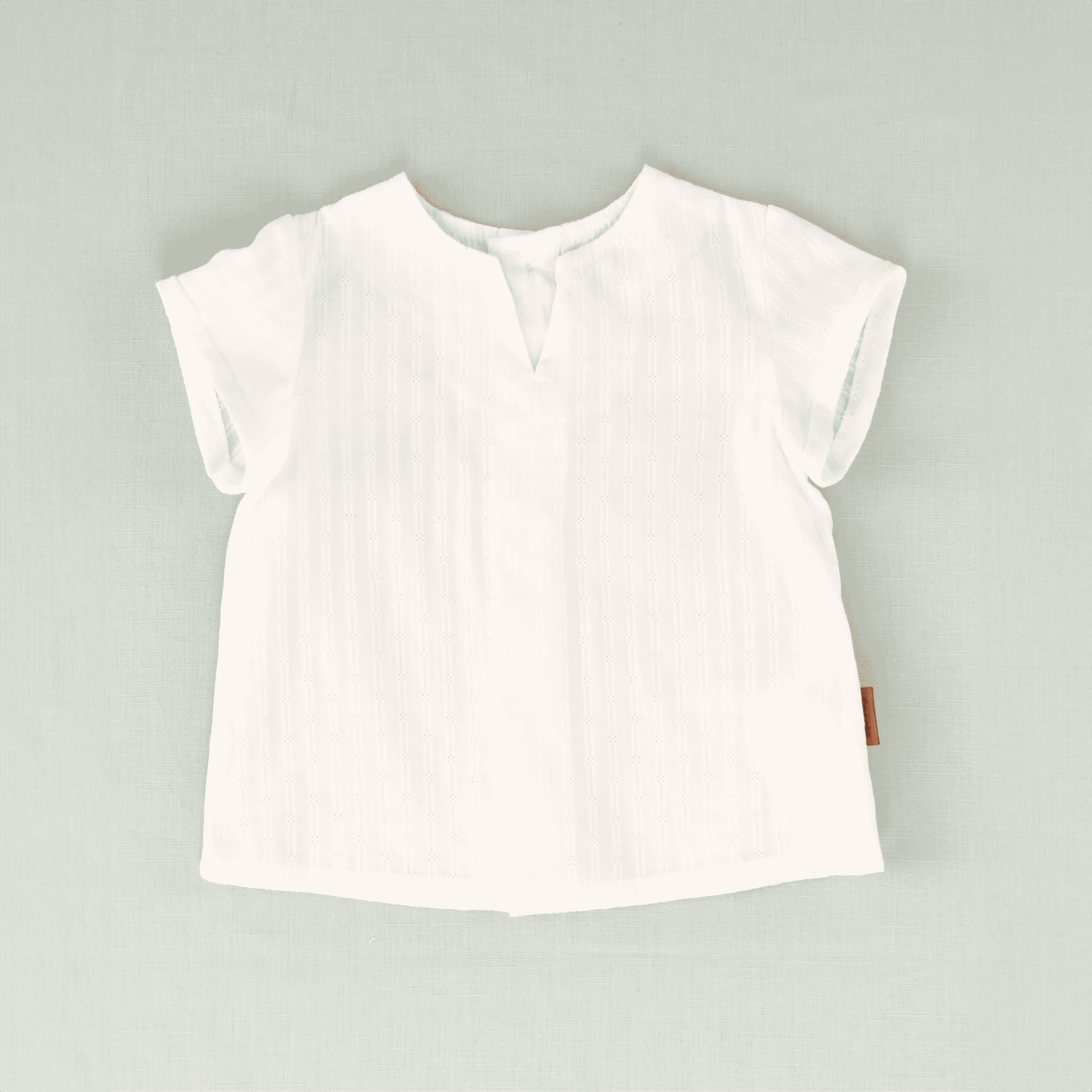 Camisa blanca bebé niño