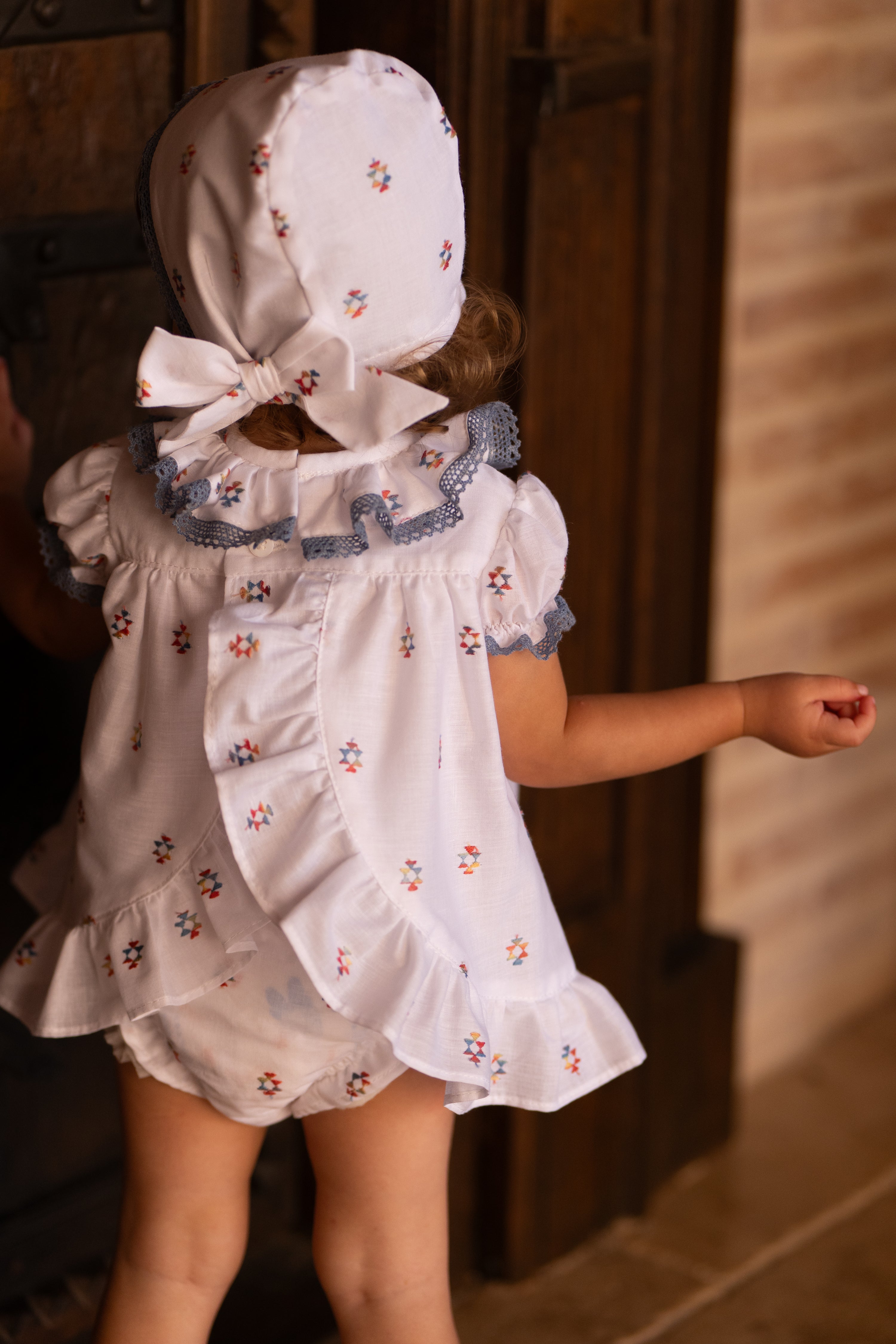 Conjunto bebé niña con capota y cubrepañal | Cocote by Charanga