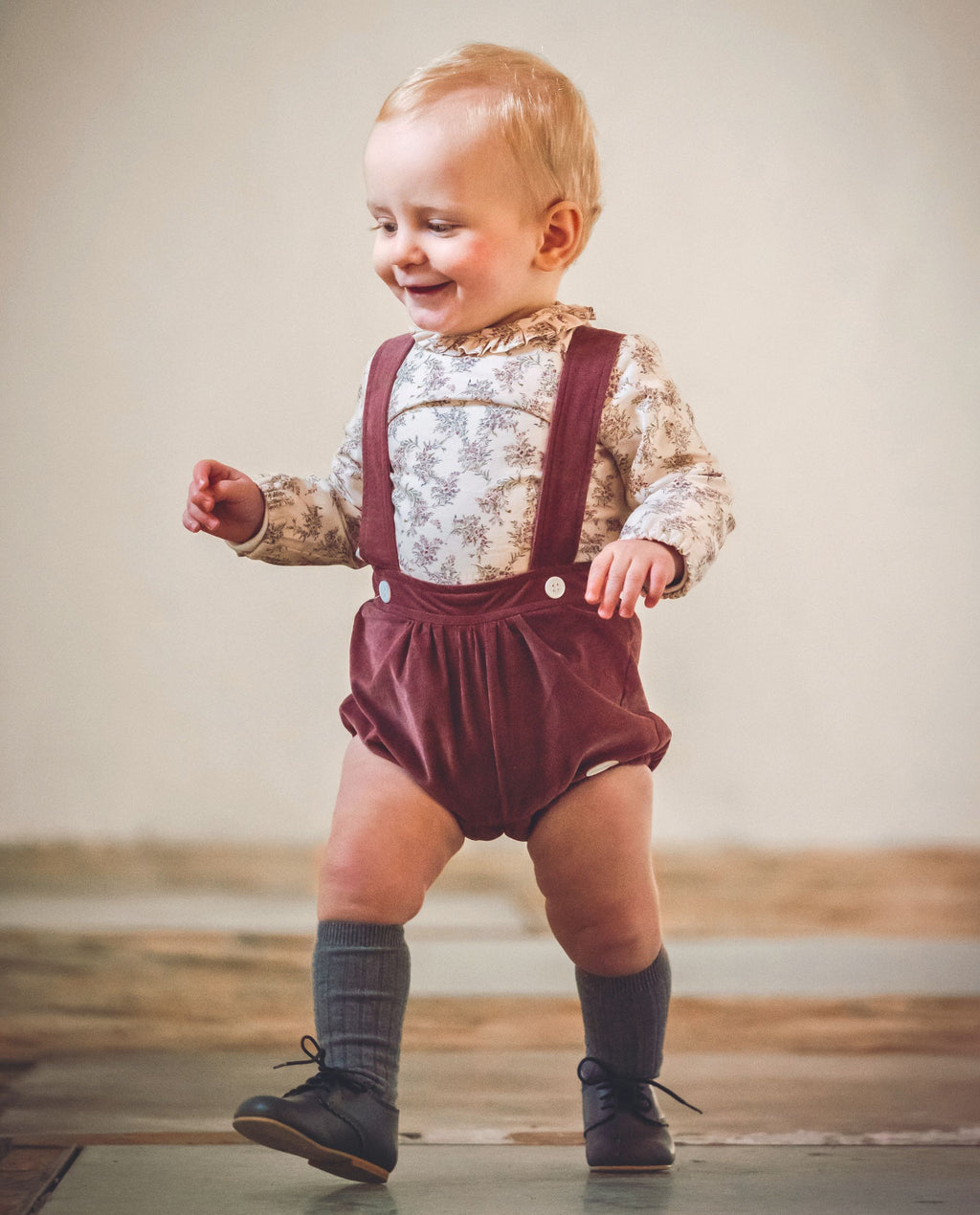 Conjunto bebé niño tirantes pana y blusa con volante Cocote & Charanga