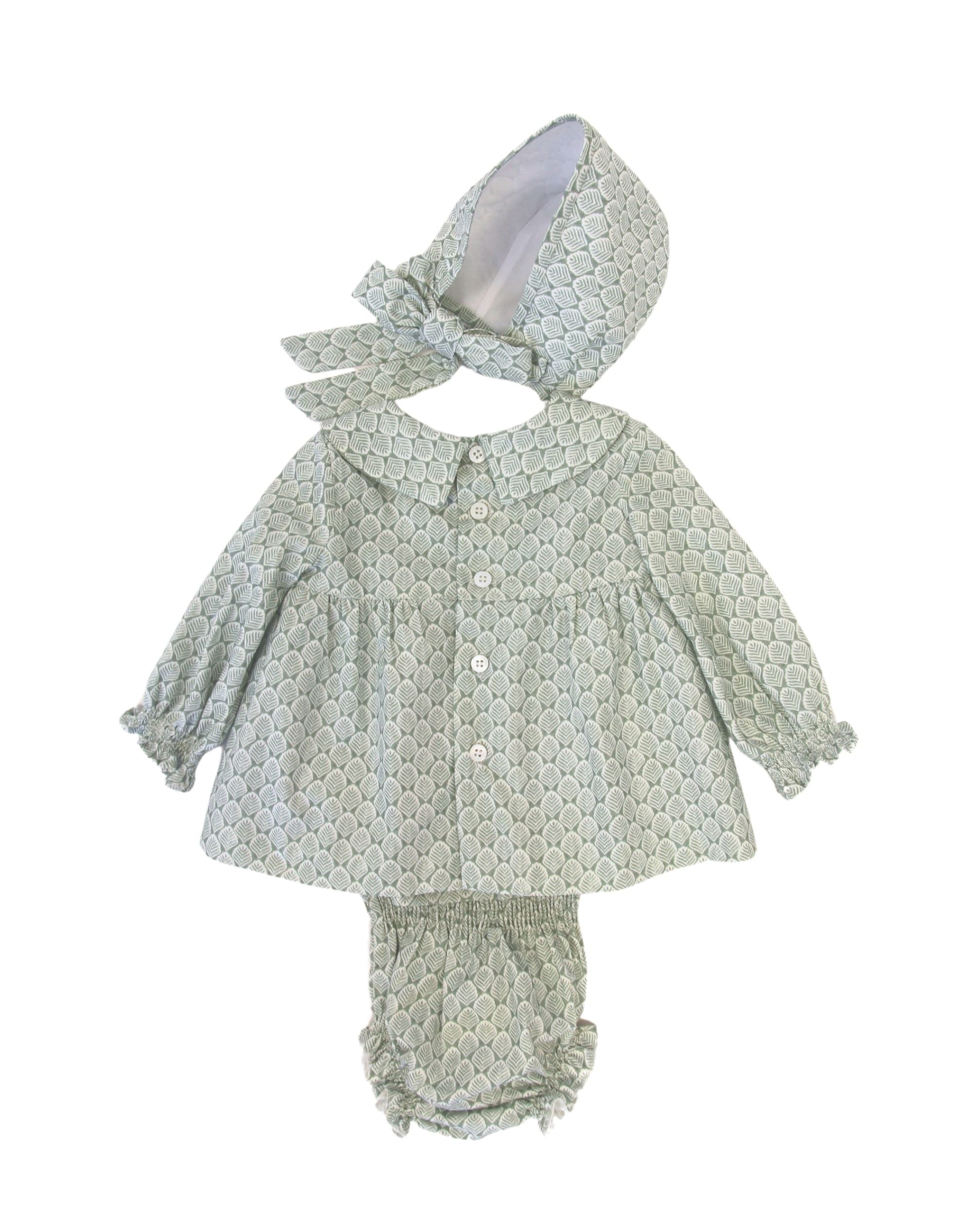 Conjunto vestido, braguita y capota de bebé verde Cocote & Charanga