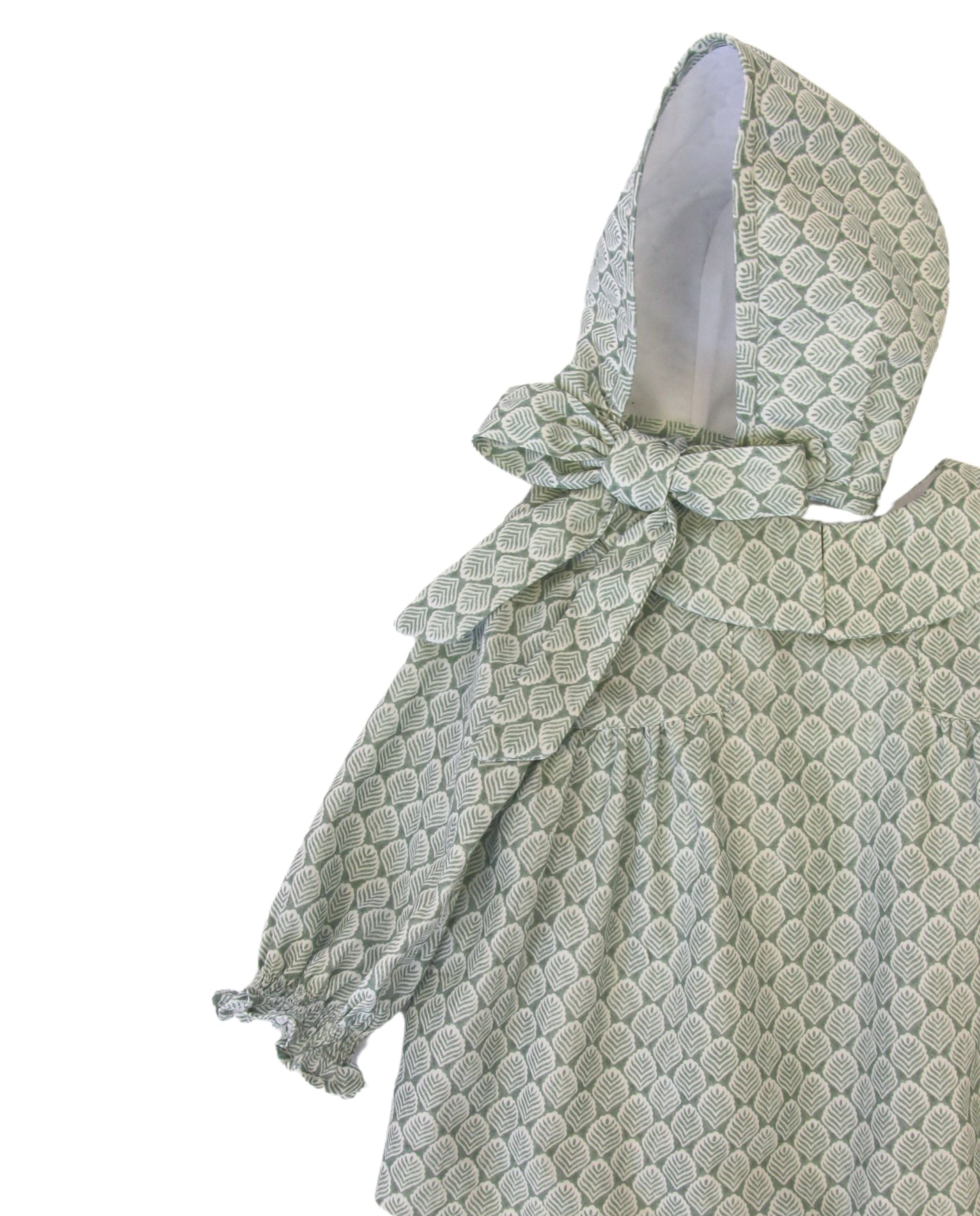 Conjunto vestido, braguita y capota de bebé verde Cocote & Charanga