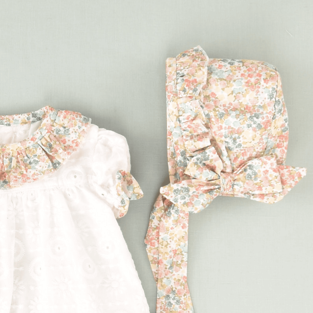 Conjunto vestido, braguita y capota recién nacida | Cocote by Charanga