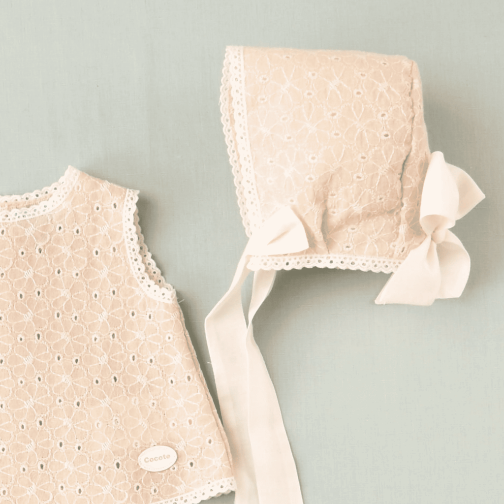 Conjunto vestido y capota beige recién nacido | Cocote by Charanga