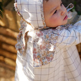 Conjunto bebé niña cuadros y flores con vestido, capota y braguita | Cocote x Charanga