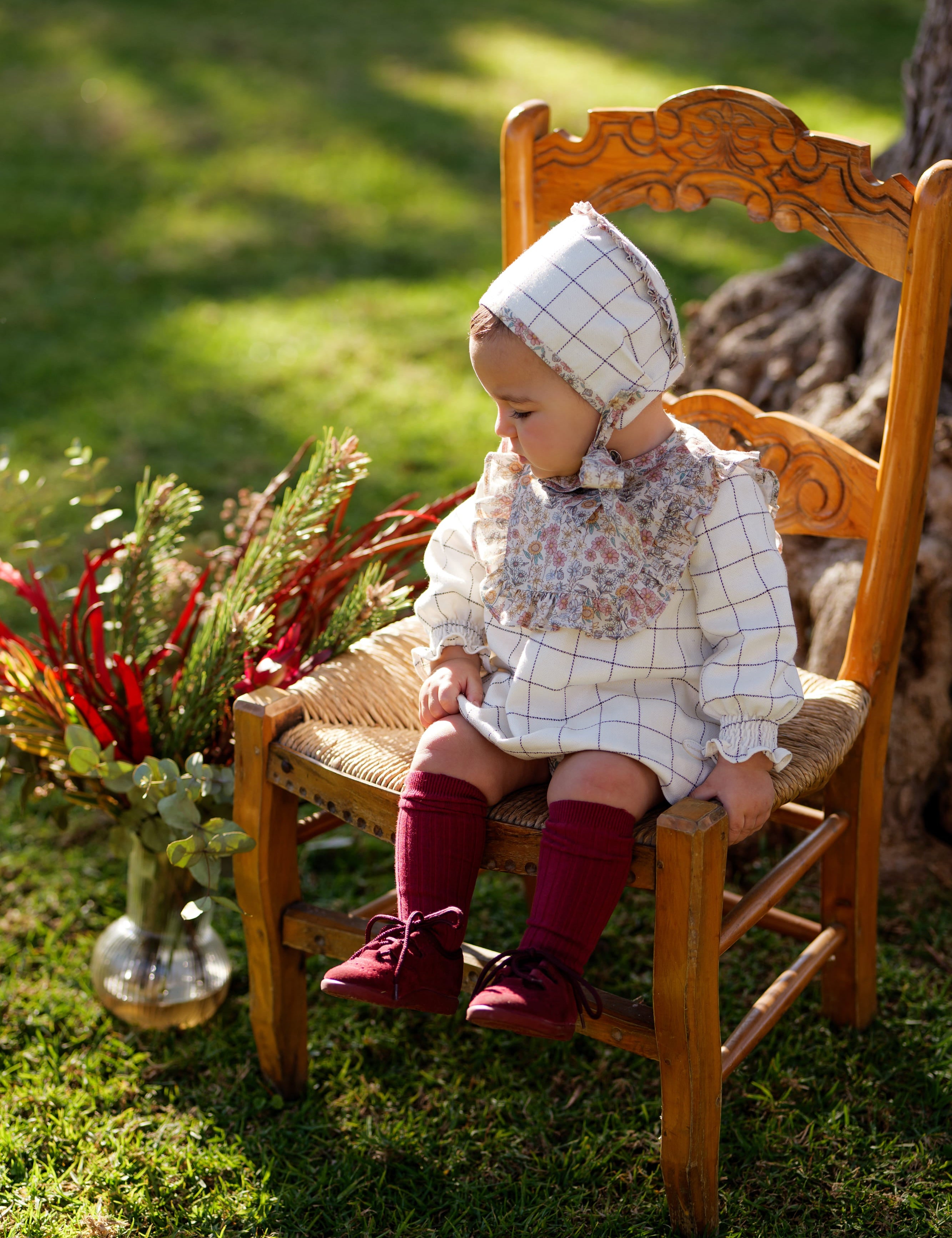 Conjunto bebé niña cuadros y flores con vestido, capota y braguita | Cocote x Charanga