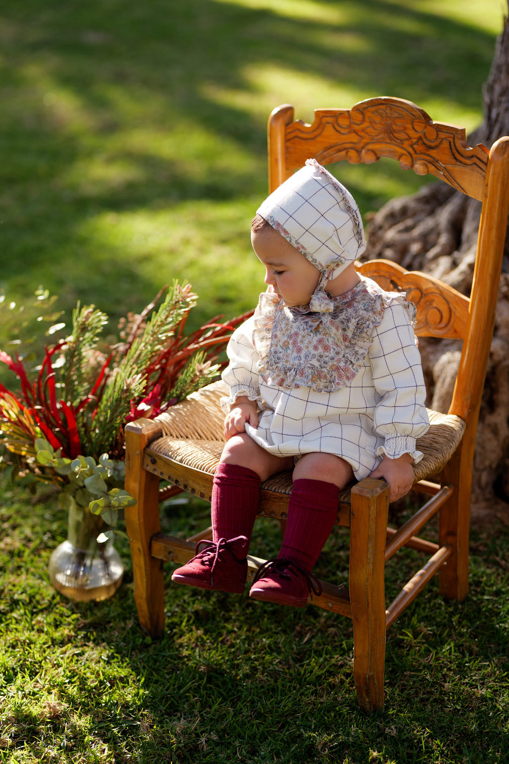 Conjunto bebé niña cuadros y flores con vestido, capota y braguita | Cocote x Charanga