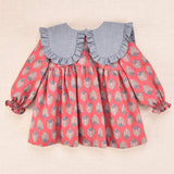 Vestido de bebé burdeo estampado con cuello volante | Colección Cocote x Charanga
