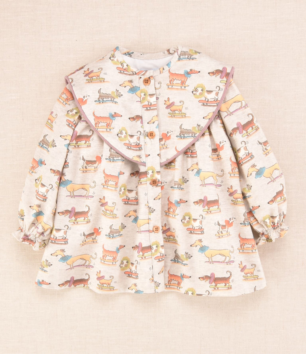 Vestido bebé beige estampado perritos con cuello volante | Colección Cocote x Charanga