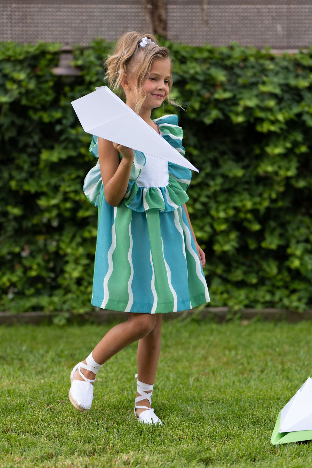 Vestido niña ondas verde y azul con volantes | Cocote by Charanga