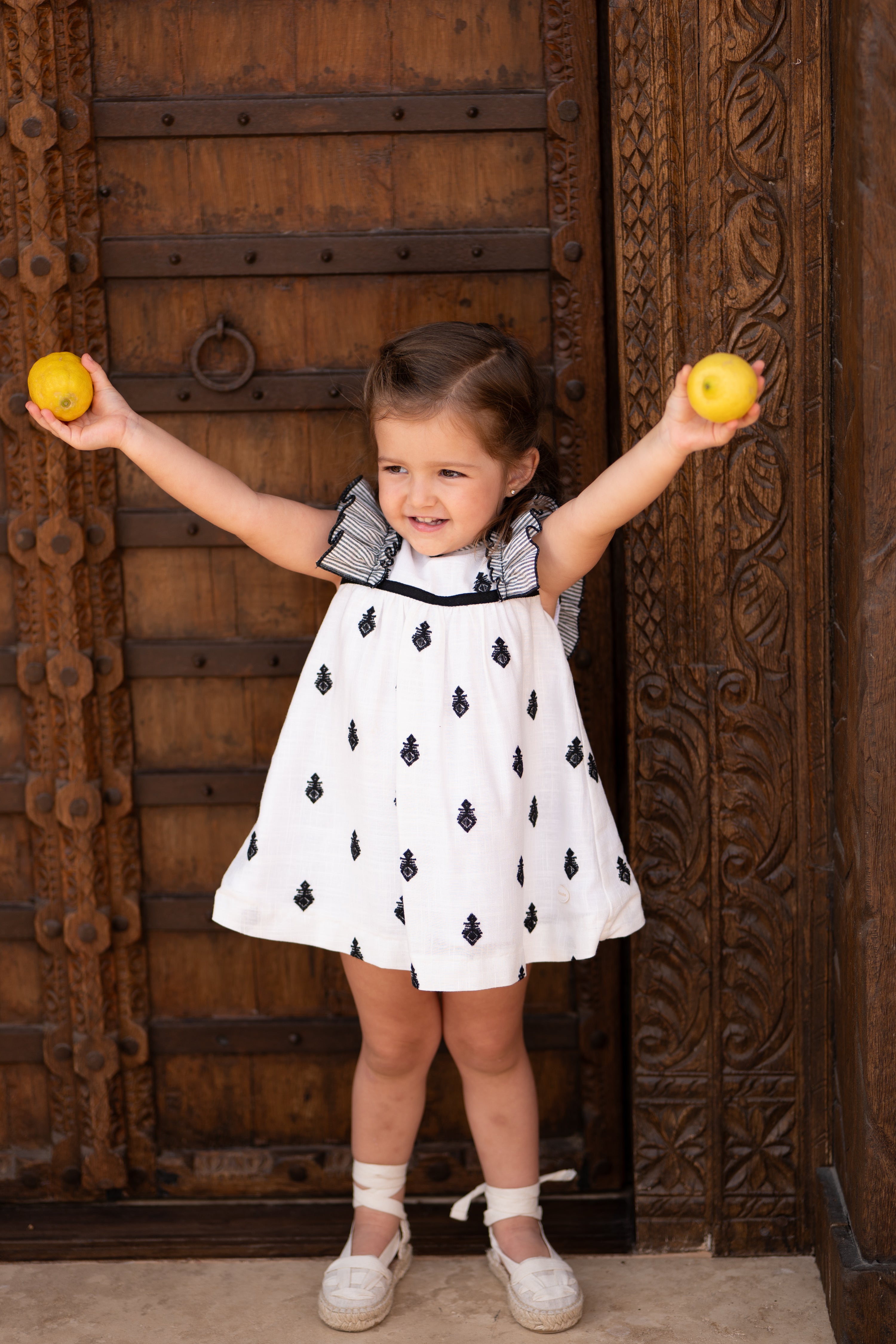 Conjunto bebé vestido y braguita bordado negro | Cocote by Charanga