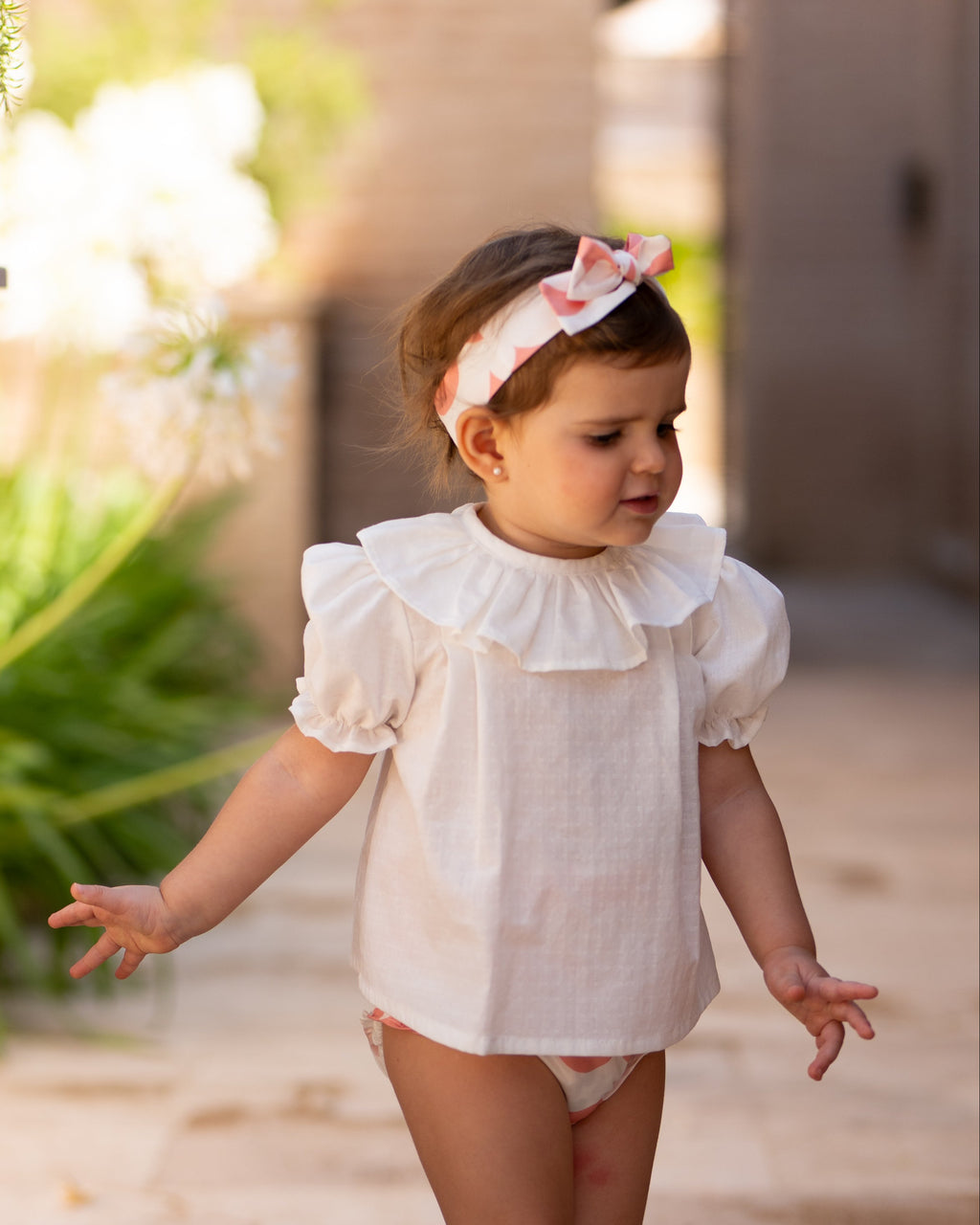 Blusa bebé floral crudo con cuello volante | Cocote by Charanga
