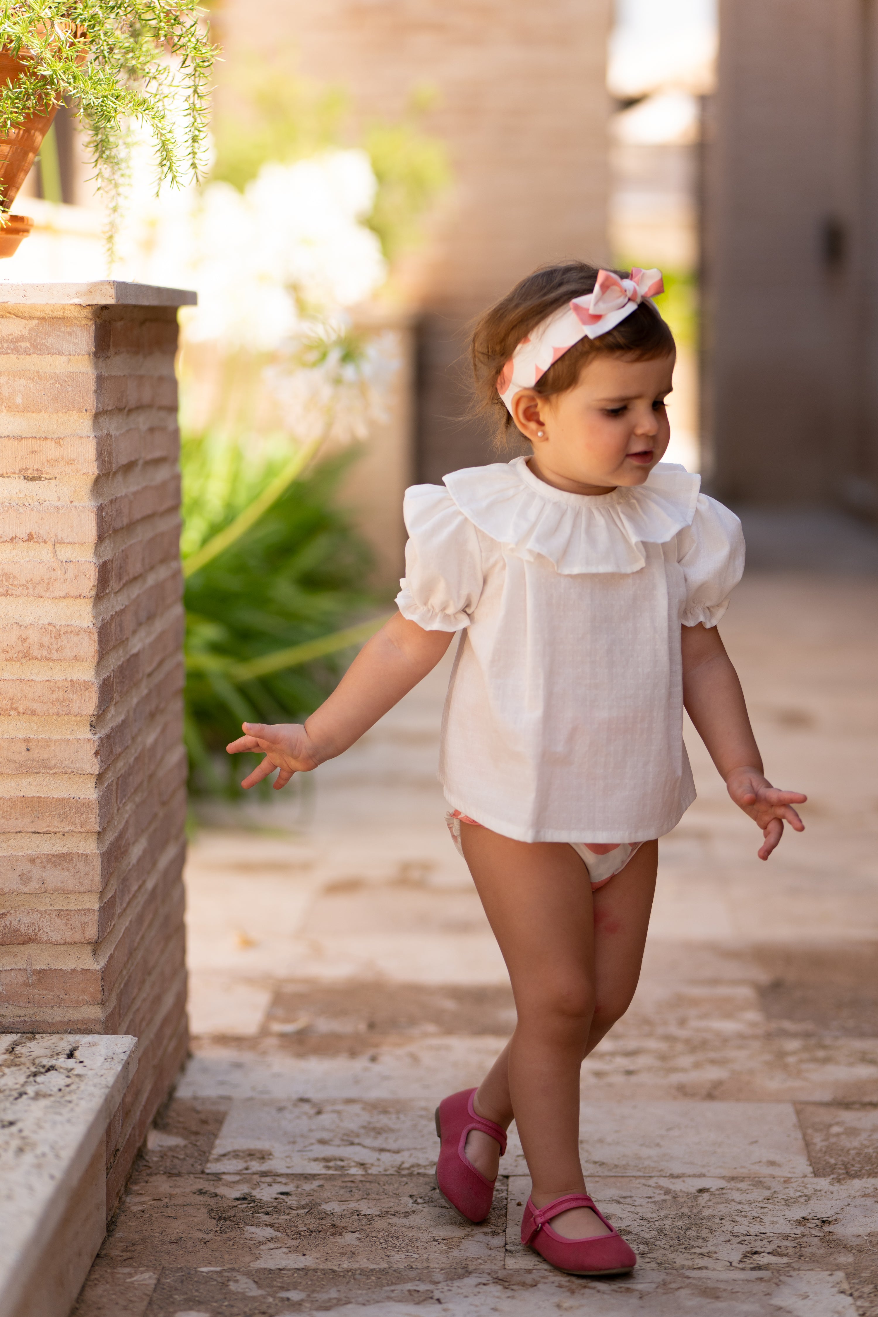 Blusa bebé floral crudo con cuello volante | Cocote by Charanga