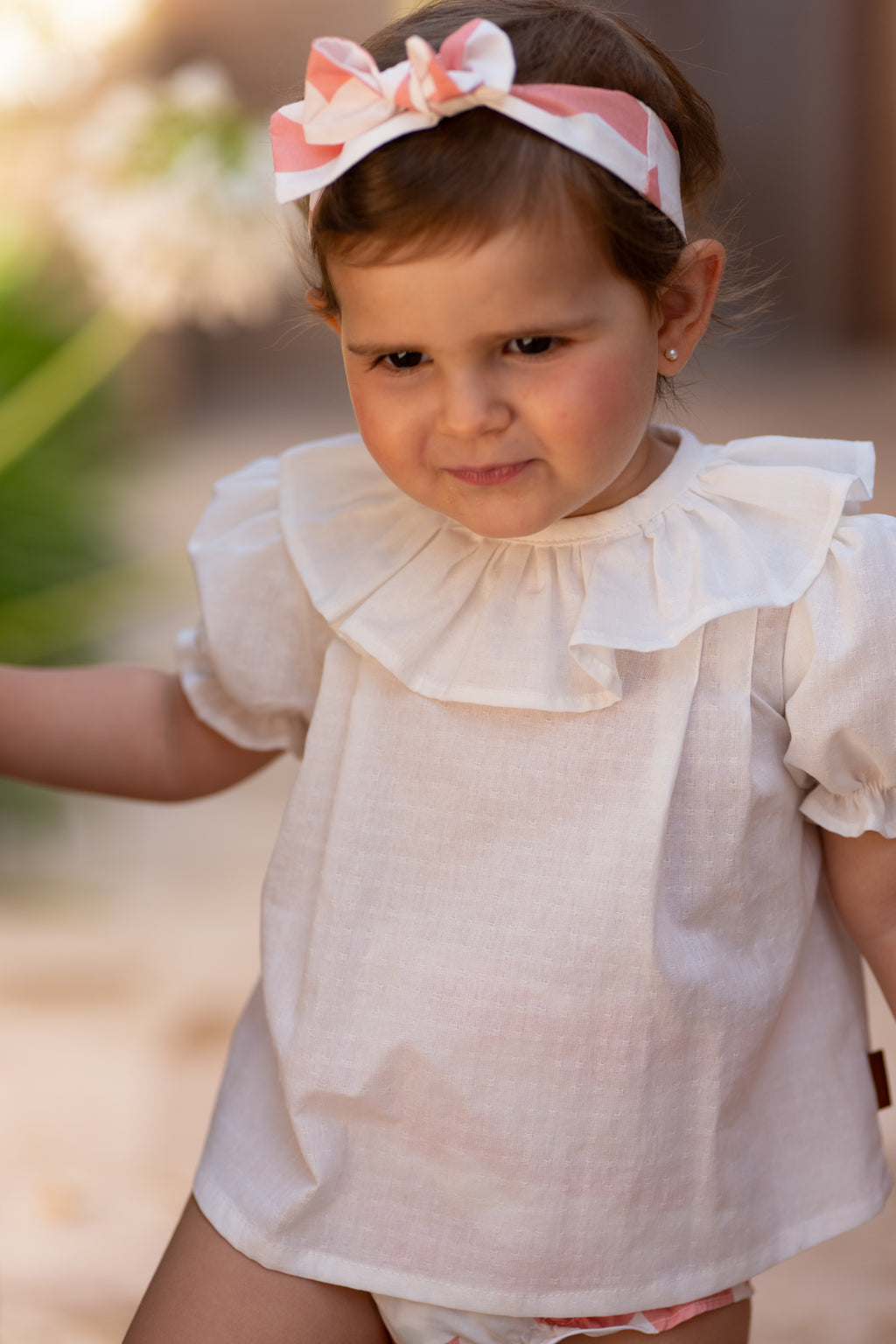 Blusa bebé floral crudo con cuello volante | Cocote by Charanga