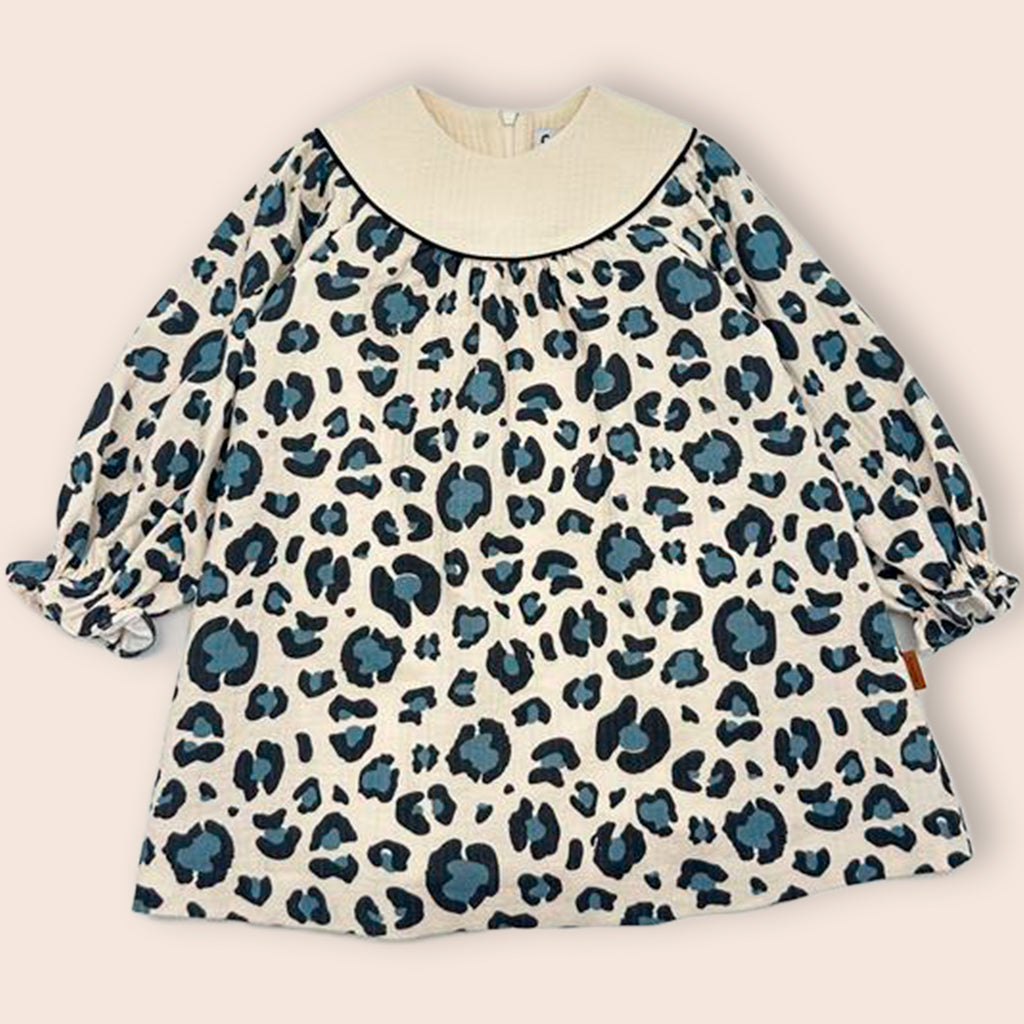 Vestido niña estampado animal print con cuello beige | Cocote x Charanga