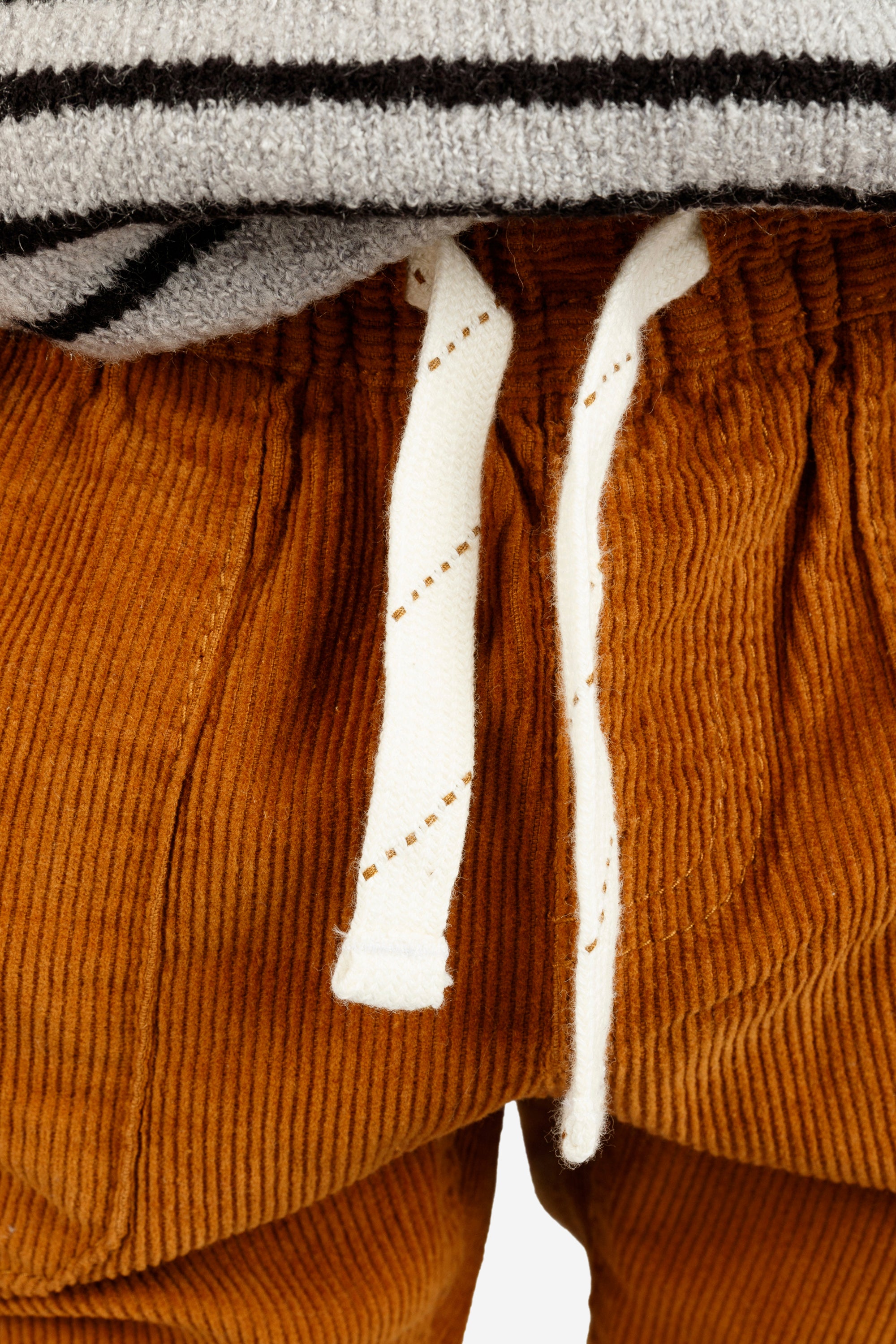 Pantalón niño pana jogger color camel