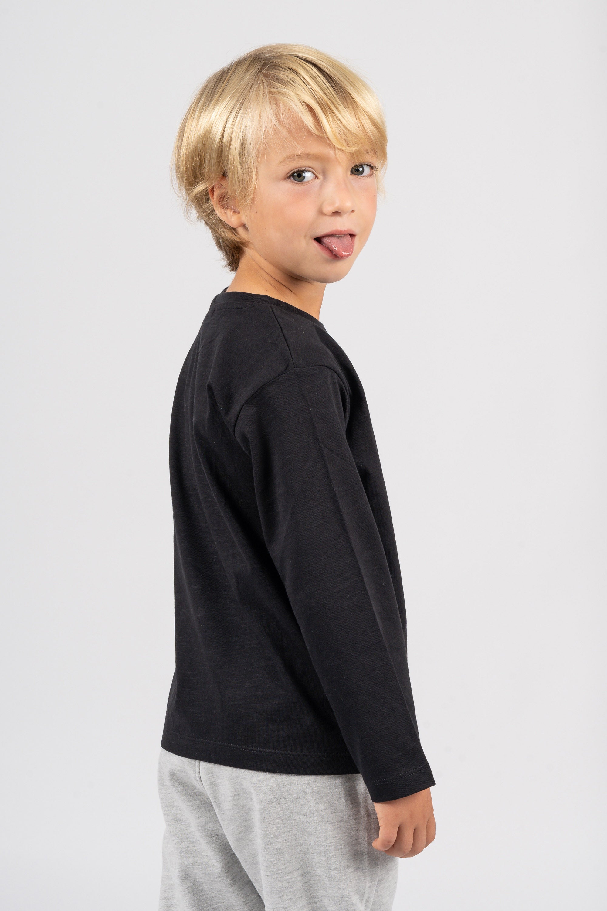 Camiseta niño manga larga negra skate divertida