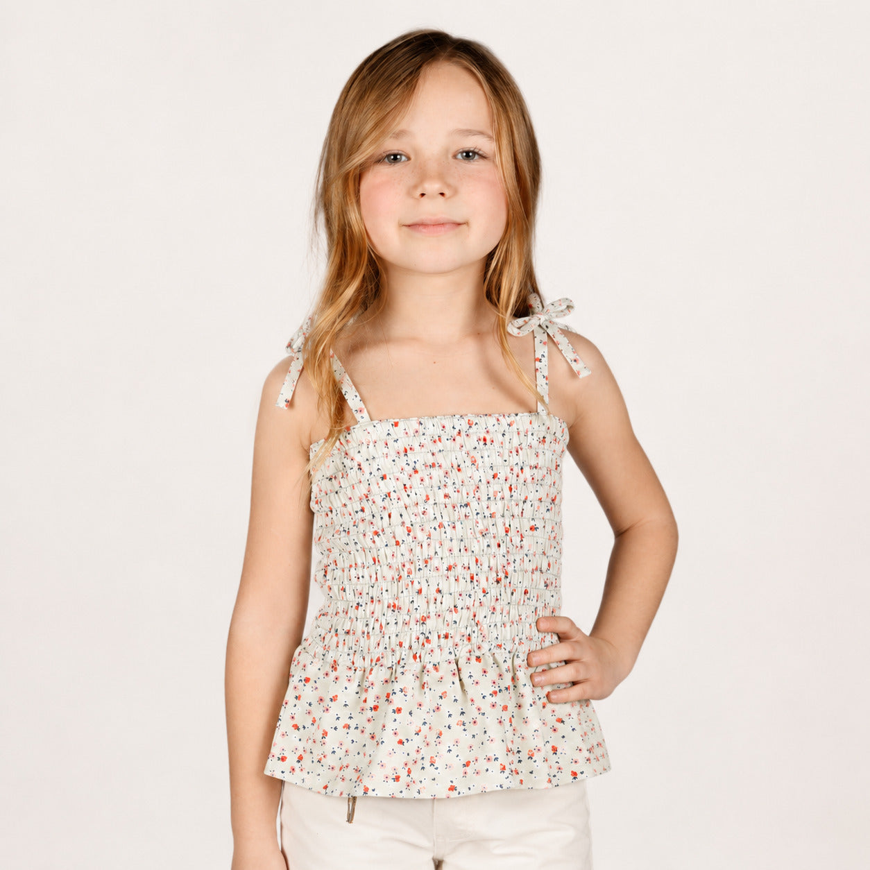 Top niña floral fruncido con tirantes