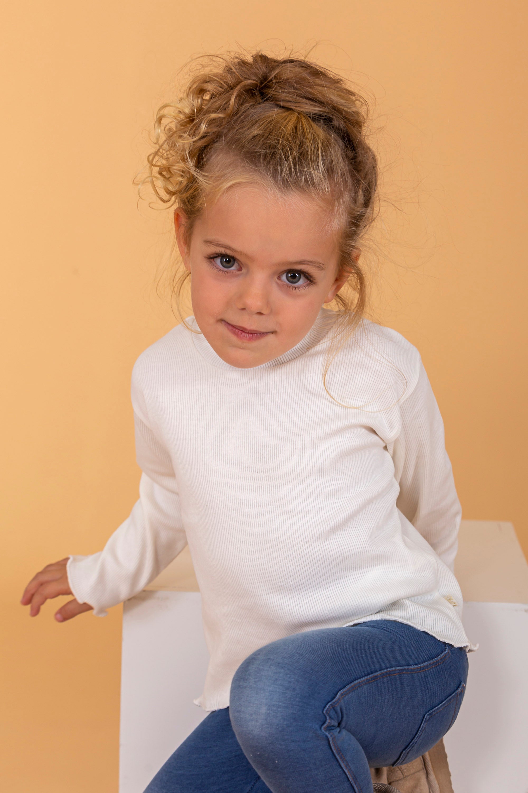 Baby t-shirt in ecru color with collar