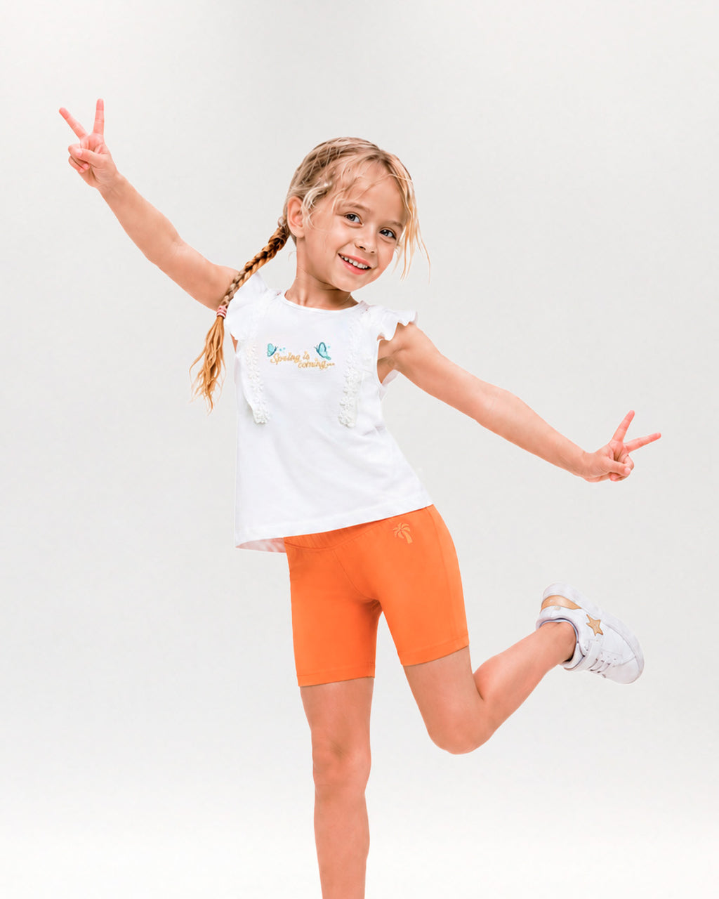 Short fille orange