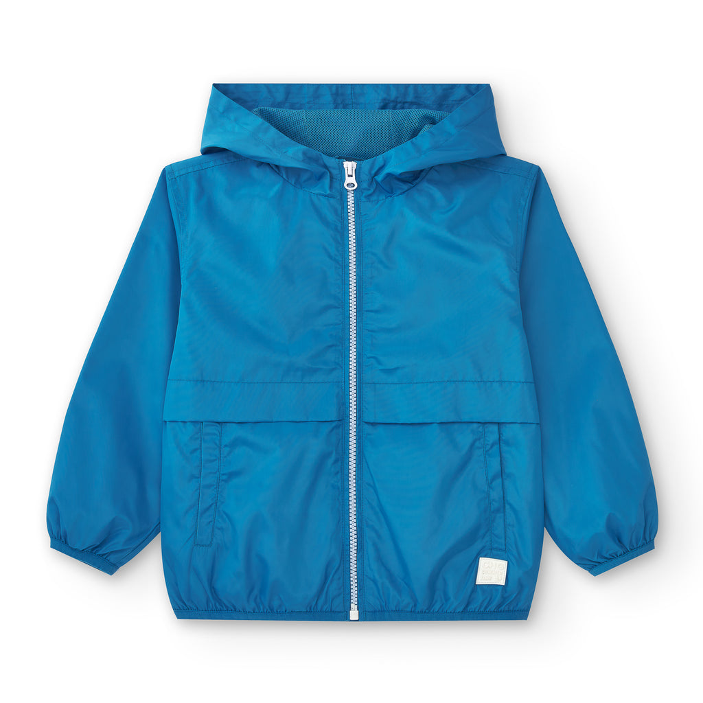 vista frontal parka azulón con bolsillos