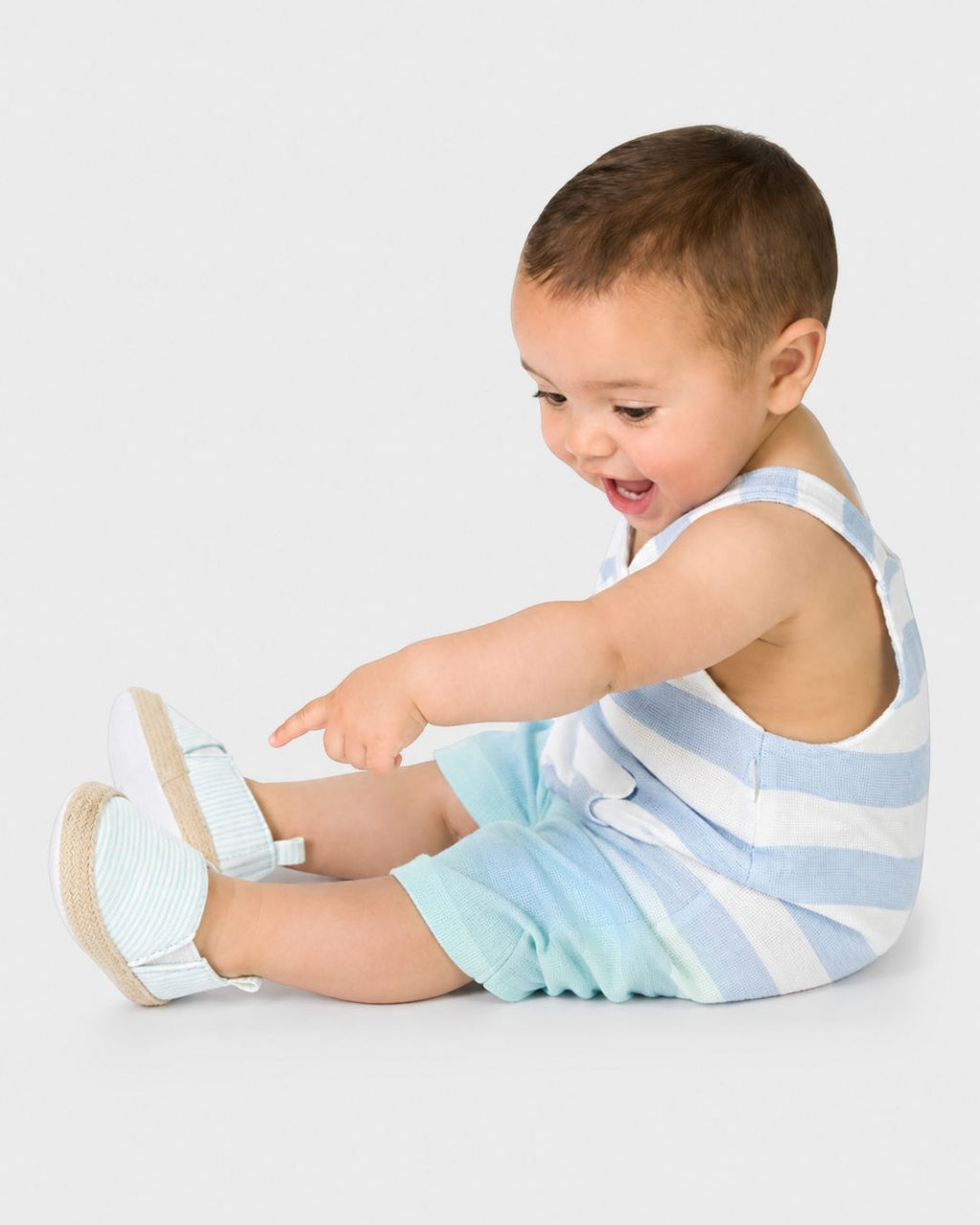 Newborn shoes listing
