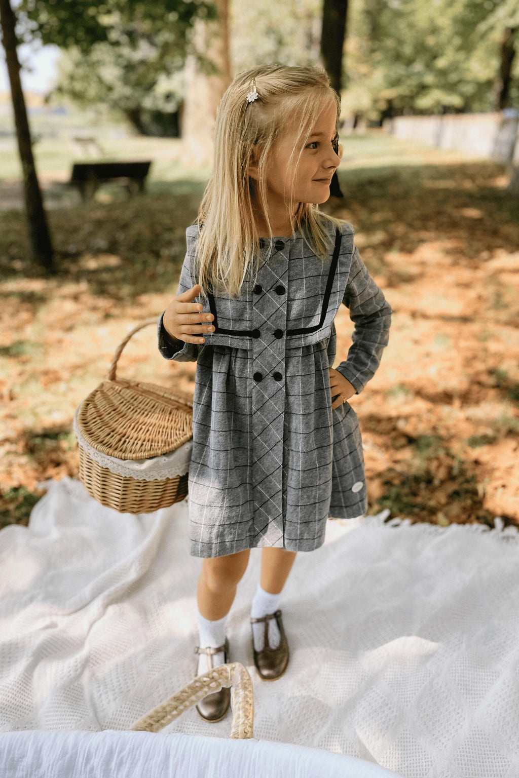 Vestido de niña gris Cocote & Charanga