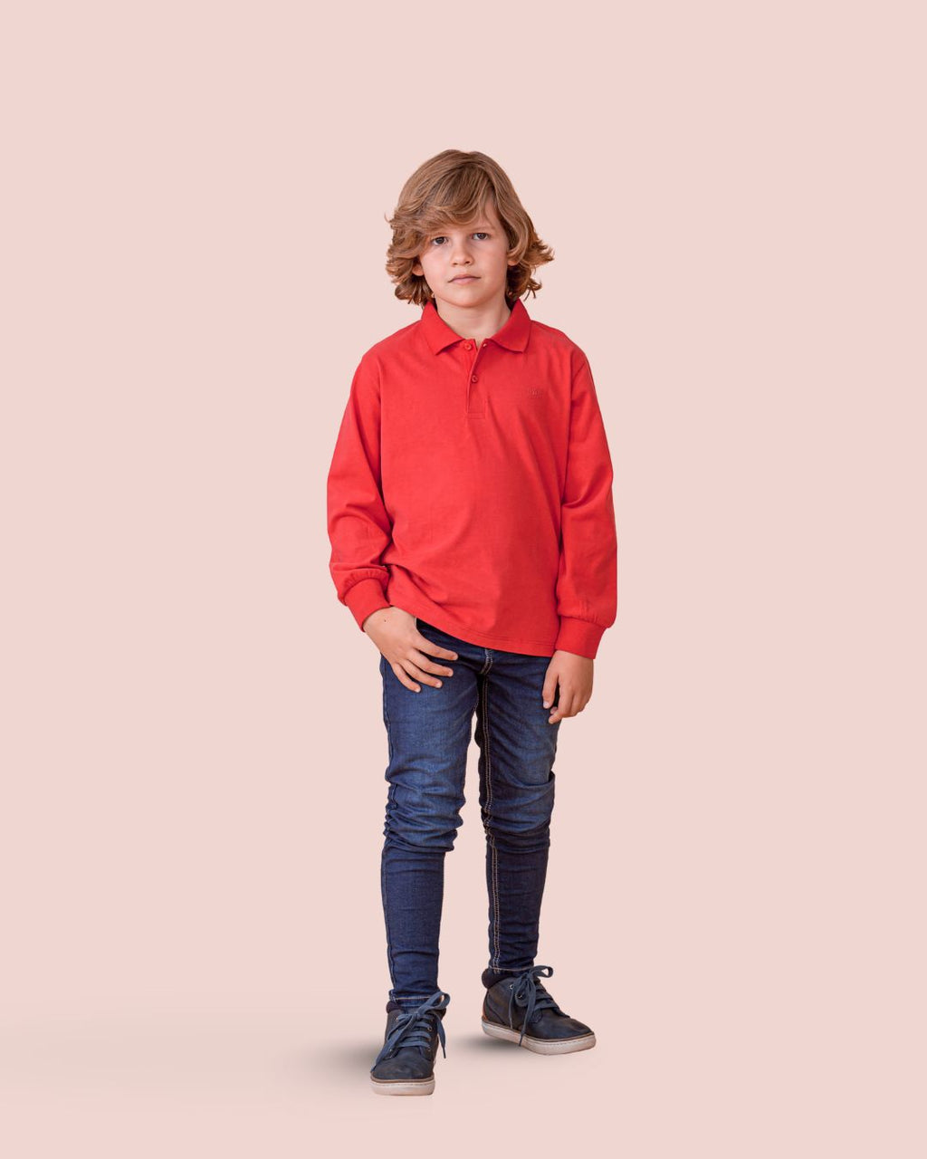 Niño con polo rojo manga larga básico Charanga