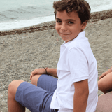 Polo de niño blanco
