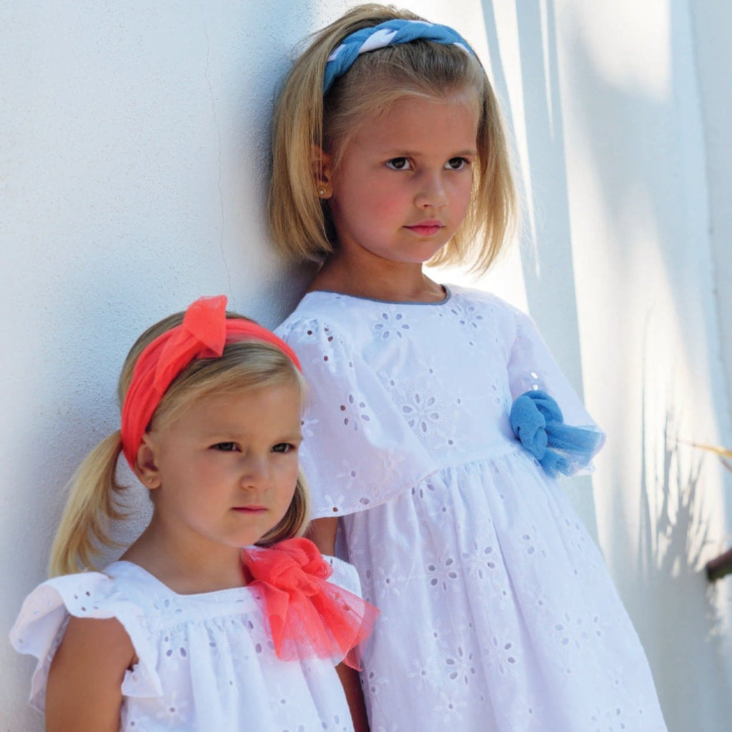 Vestido bordado lazo azul niña