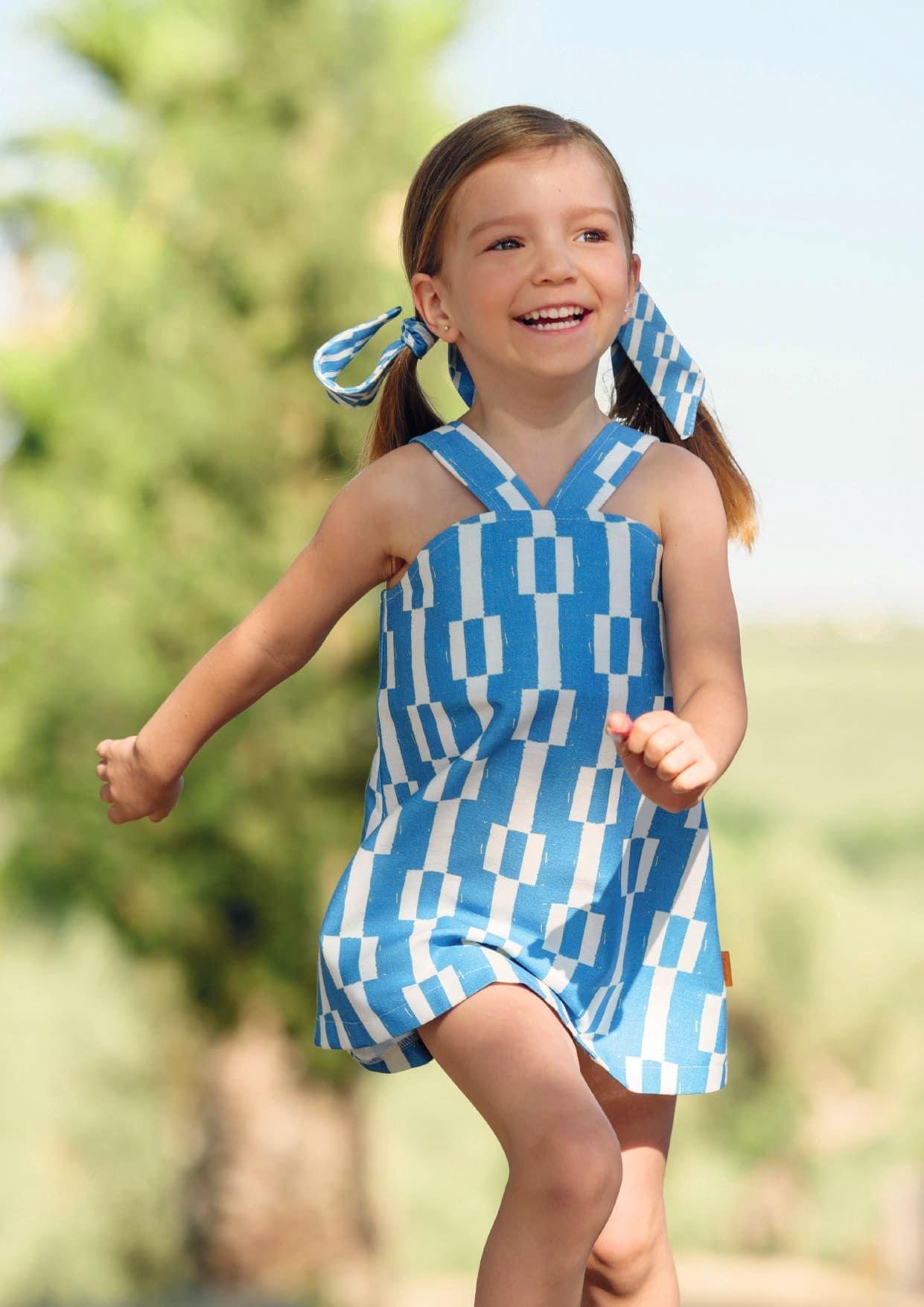 Vestido geométrico azul niña