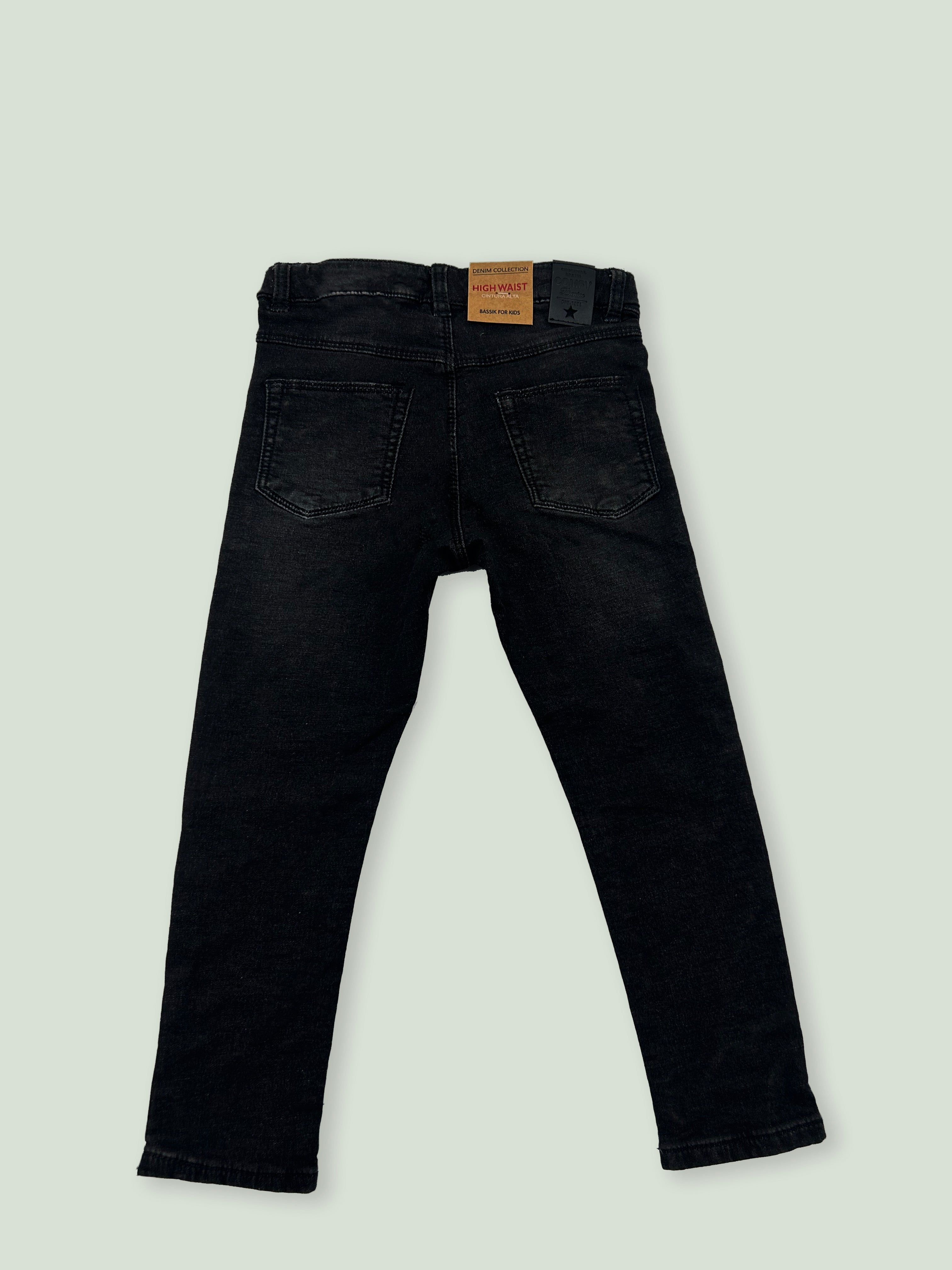 Cintura ajustable interior con goma y botones