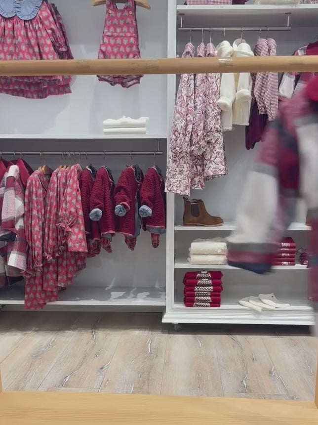 Prenda de invierno para niña de cuadros burdeos Charanga