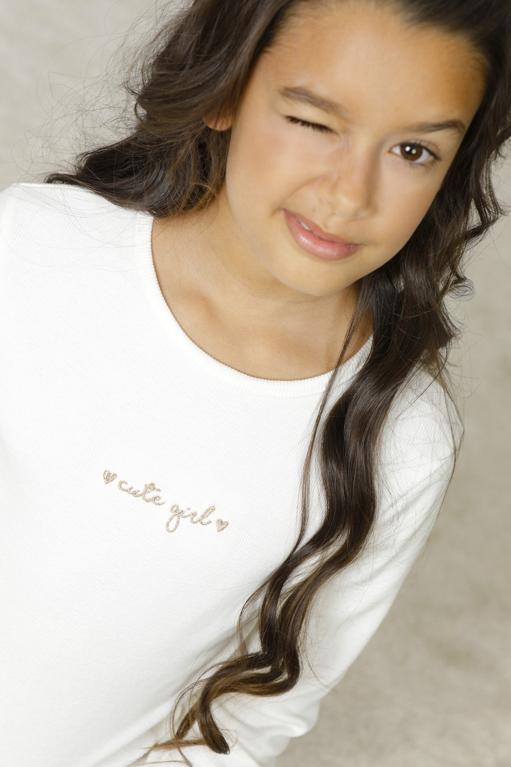 Camiseta de niña en color crudo cute girls Charanga