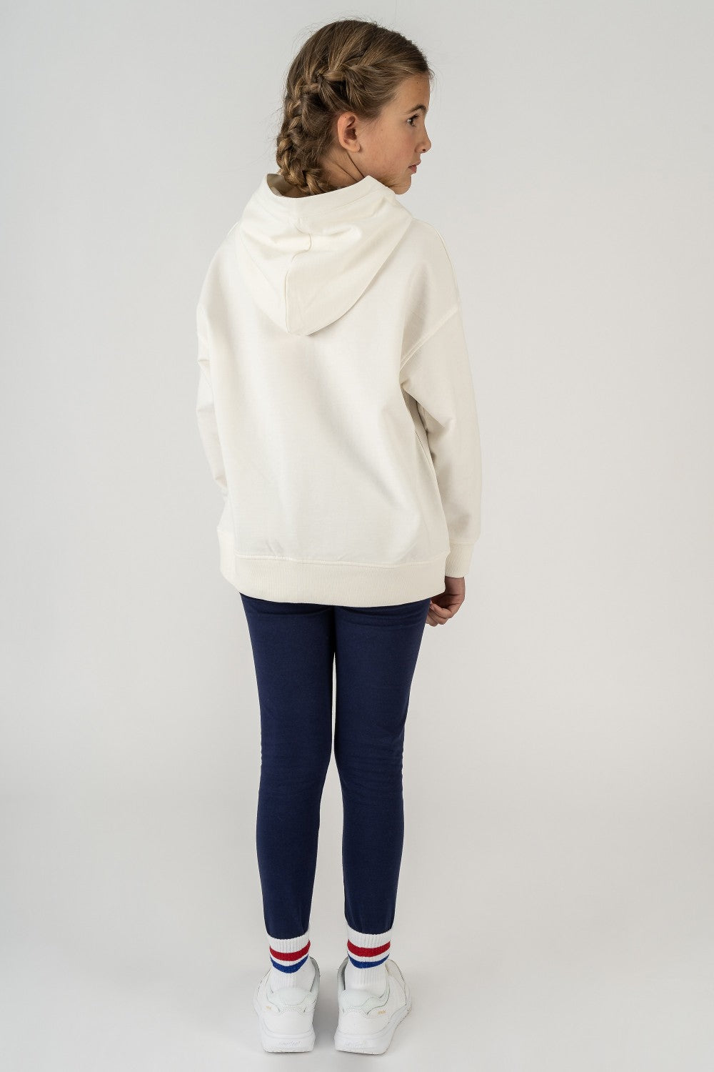 detalle bajo con puño jogger niña marino